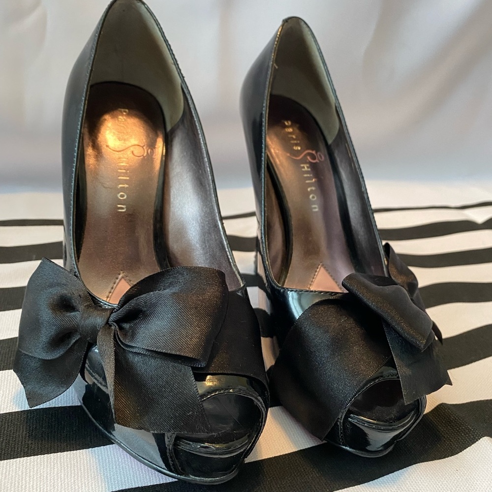 Paris Hilton heals | size 6